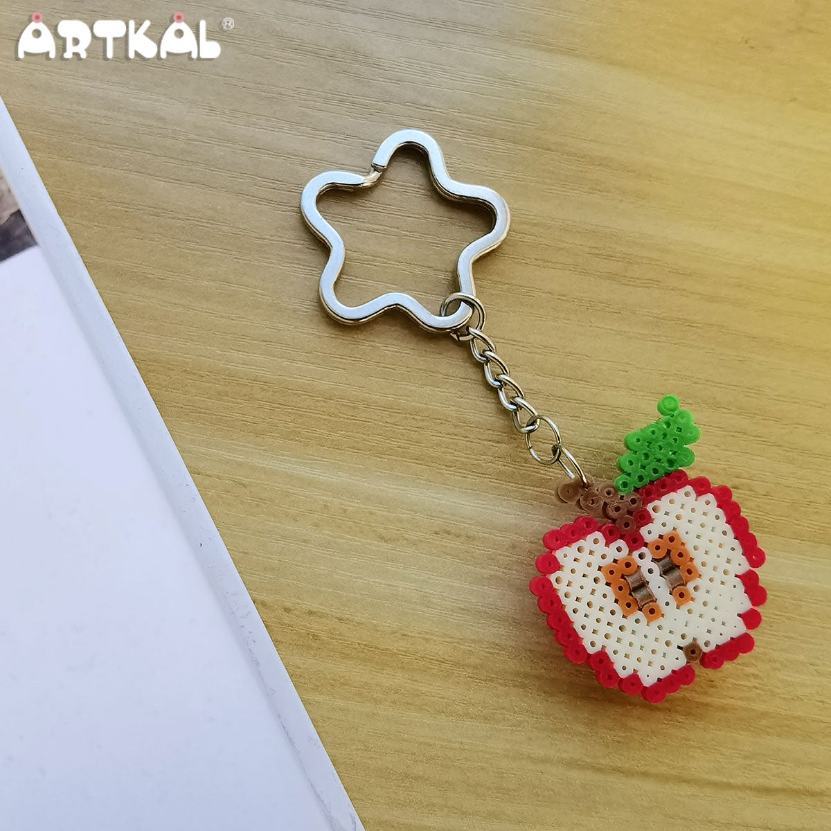 3D Apple - 由 Mini Beads 制作