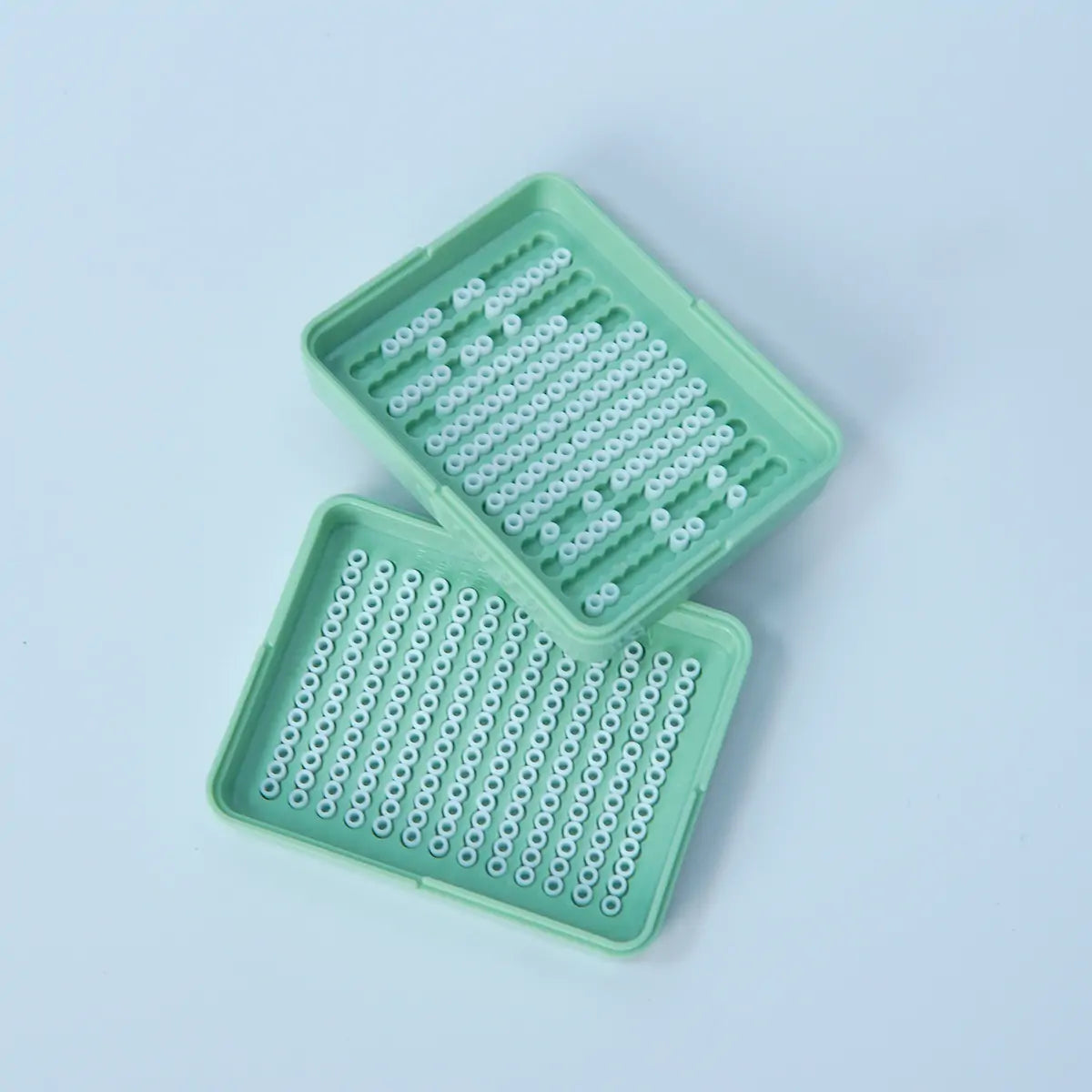 2-Pack Snap-Lock Trays For Mini Beads (Random Color)